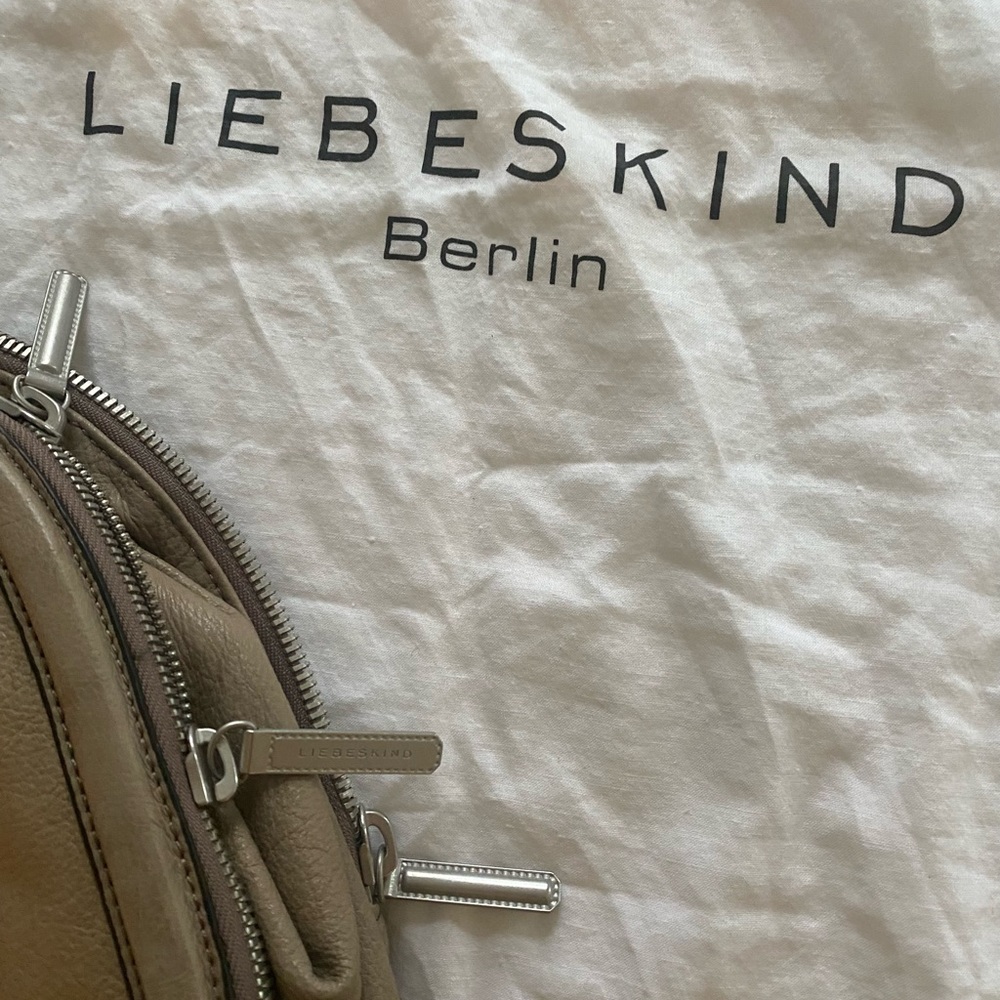 Liebeskind Berlin leather crossbody bag - Picture 7 of 16